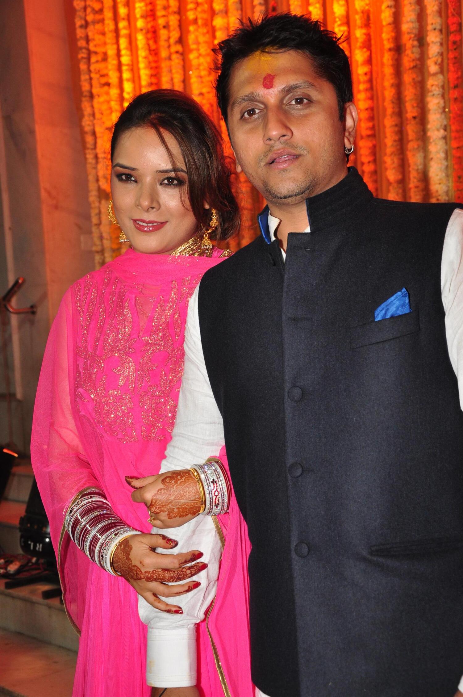 Actress Udita Goswami Posing With Husband Mohit Suri At Their Wedding Ceremony At The Iskcon