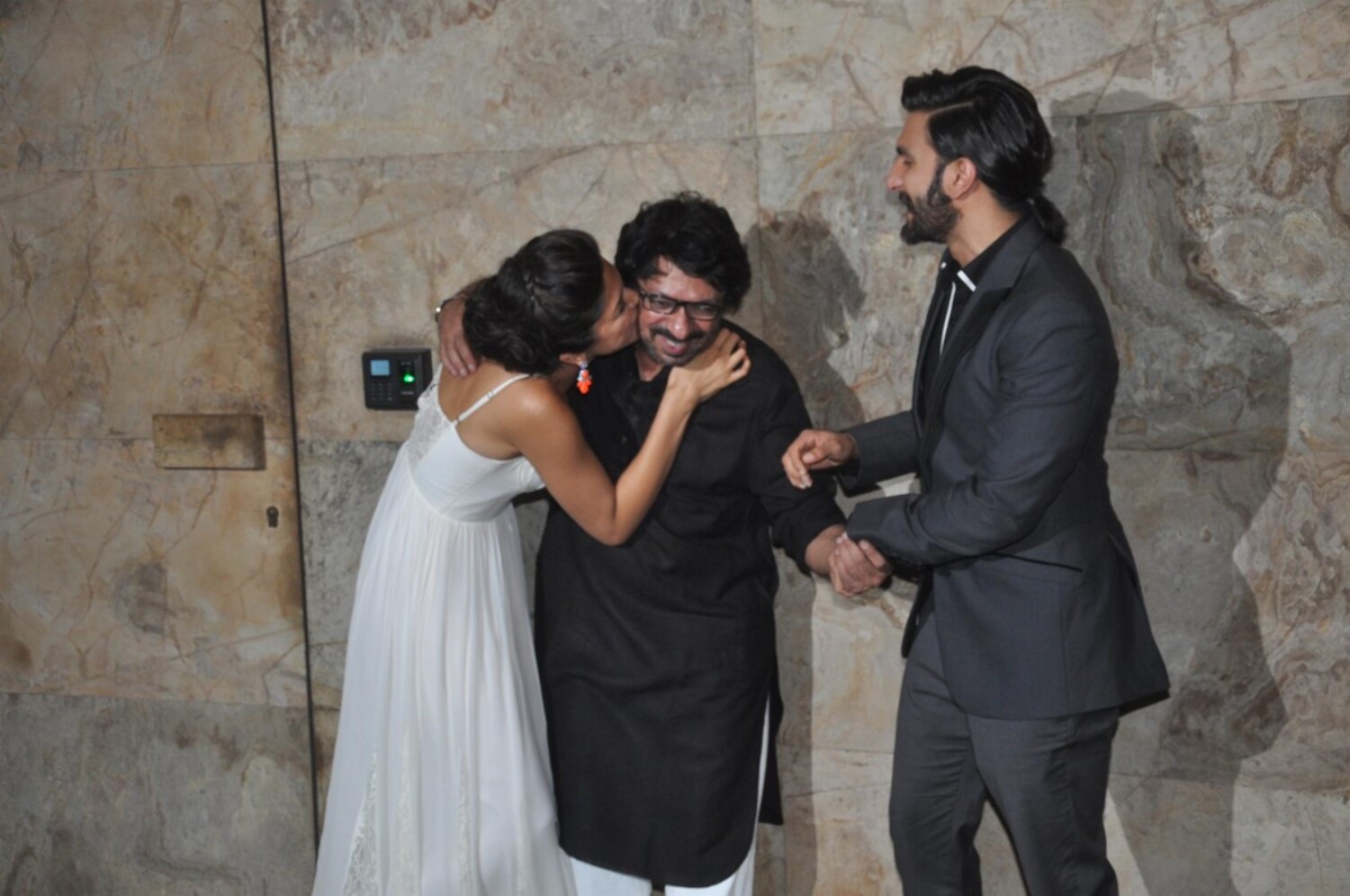 Deepika Padukone kissing Sanjay Leela Bhansali at special screening of