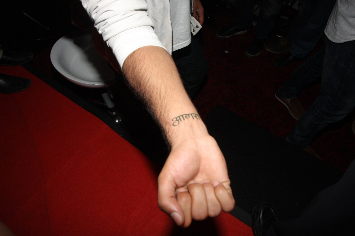 Ranbir Kapoor flaunting his AWAARA tattoo at film YEH JAWAANI HAI