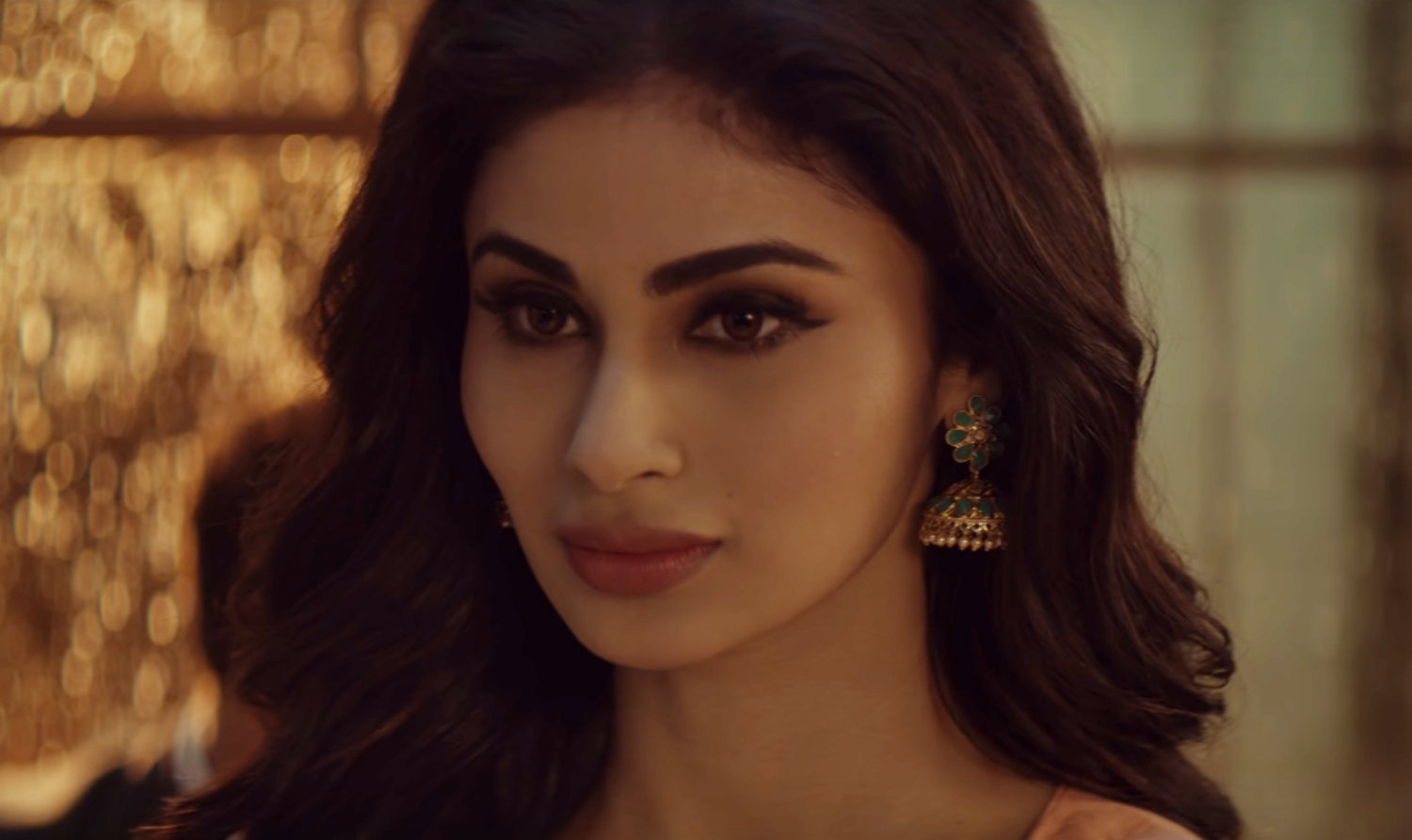 Mouni Roy John Abraham Romeo Akbar Walter Movie Song Pic 5 : mouni roy