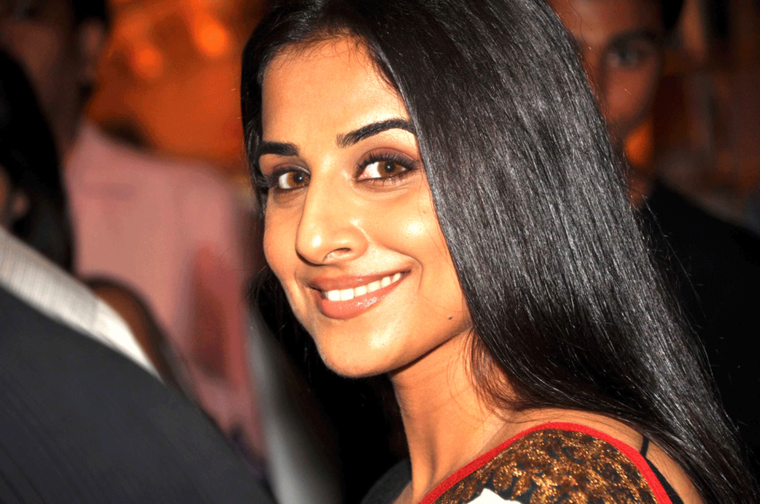 Vidhya Balan Smiling Photo : Vidya Balan Photos On Rediff Pages