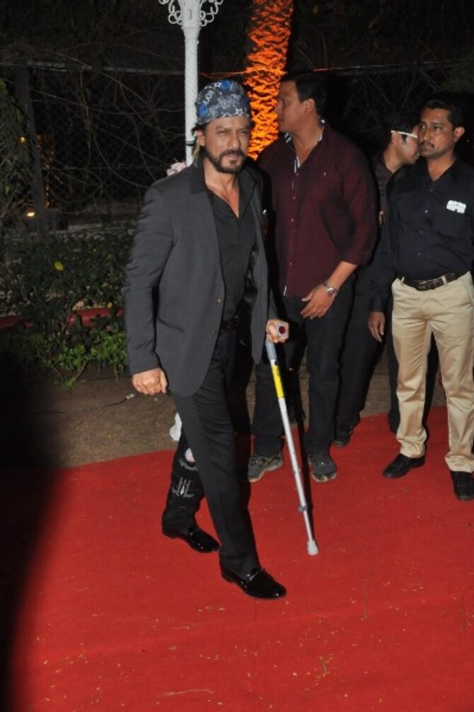 Shah Rukh Khan at the wedding reception of Ahana Deol in Mumbai SRK injured attends wedding  2 