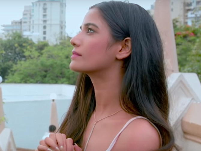 the journey of karma hindi movie photos-photo21