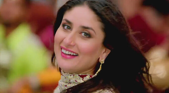 Kareena Kapoor Bajrangi Bhaijaan Movie Song Still : kareena kapoor