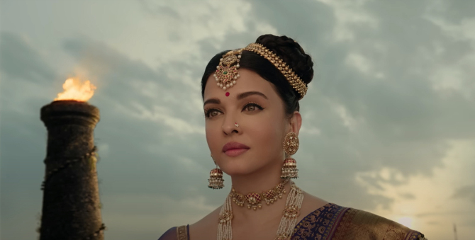 aishwarya rai bachchan ps 1 ponniyin selvan movie photos-photo2