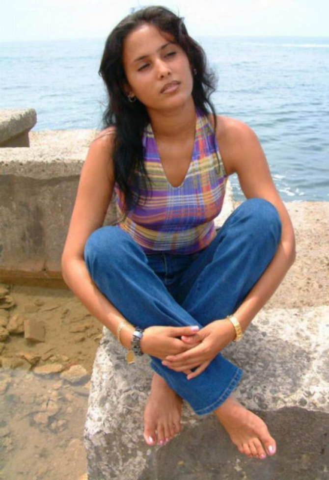 Indian desi girl SEEKING MEN indian housewife seeking on Rediff Pa photo