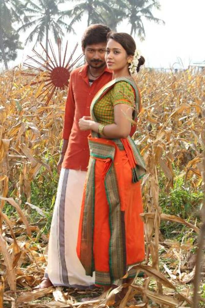 podhuvaga emmanasu thangam tamil movie photos-photo36