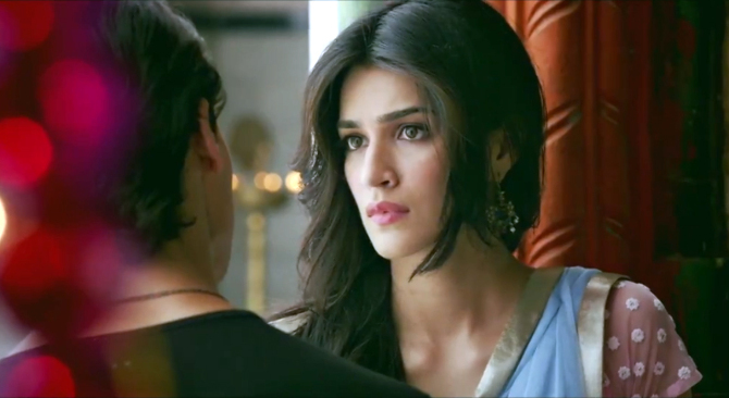 Kriti Sanon Heropanti Movie Still Heropanti Photo 8 From Album Heropanti Movie Photos On