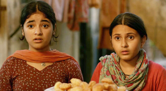 Zaira Wasim and Suhani Bhatnagar playing as Geeta and Babita Phogat in