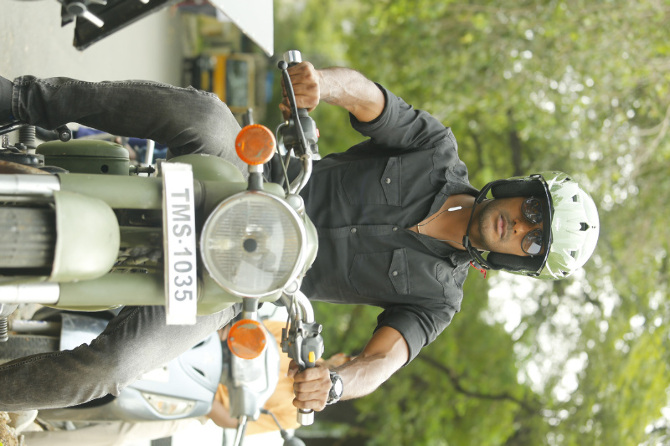 abhimanyudu telugu movie photos-photo21