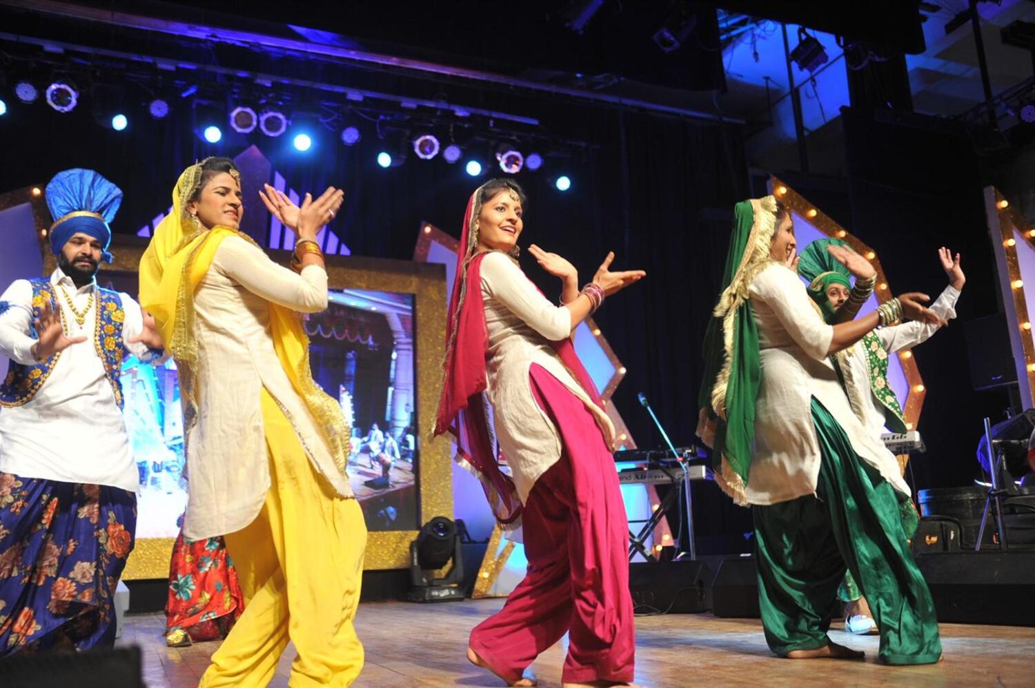 Punjabi Bhangra dancers performing at the PUNJABI ICON AWARDS on ...