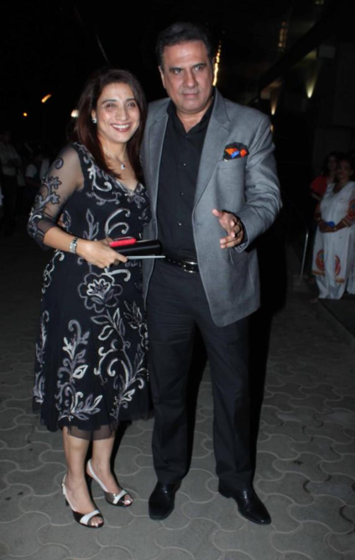 Boman Irani with wife Xenobia at the premiere of SHIRIN FARHAD KI TOH ...