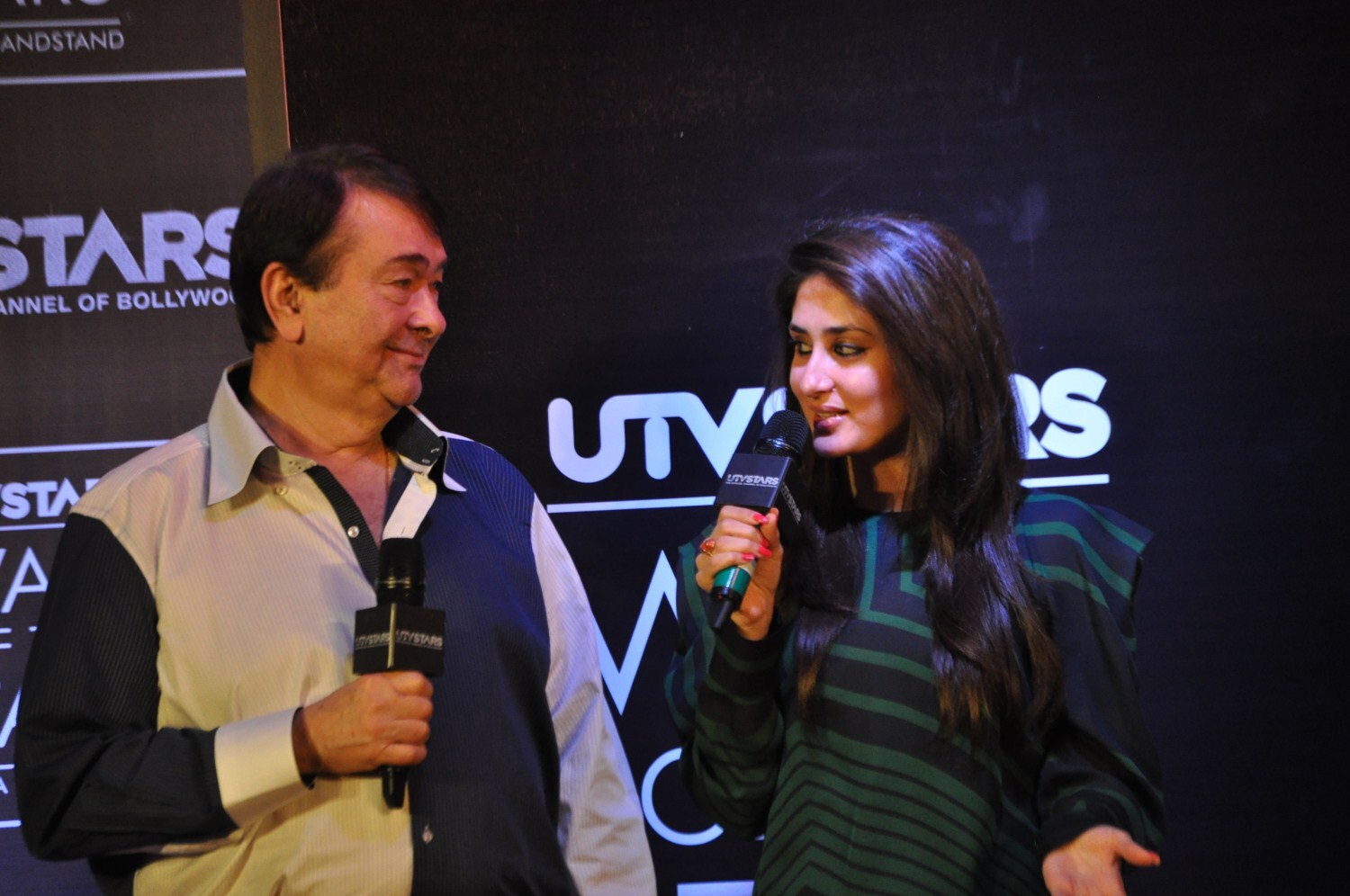 Kareena Kapoor with father Randhir Kapoor at the inauguration of UTV ...