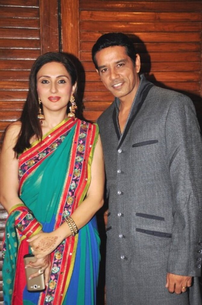 Anup Soni with wife Juhi Babbar at designer Nisha Sagar fashion show in ...